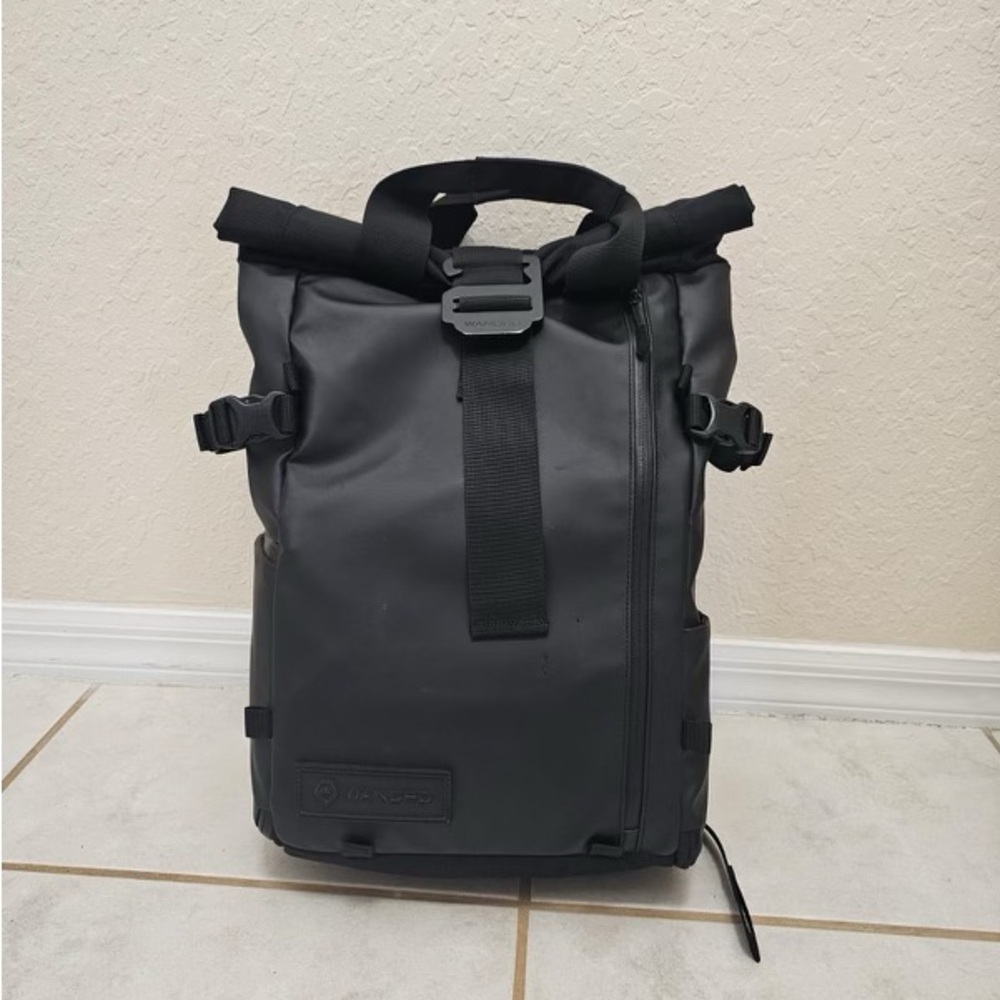 WANDRD PRVKE 21L camera bag.